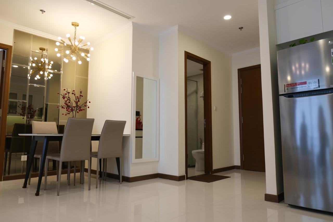 Vinhomes Central Park Jack Hai Luxury Service Apartment Хошимин Экстерьер фото